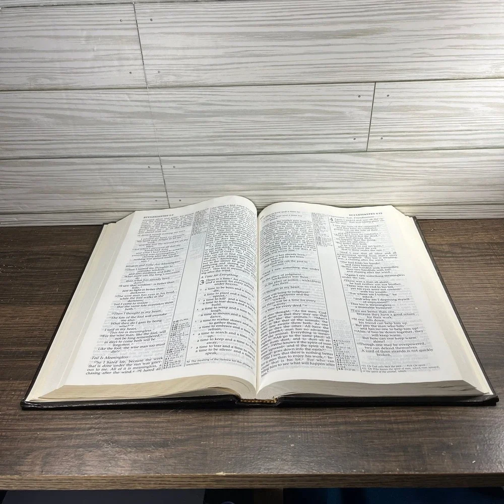 Vintage 1978 Holy Bible New International Version NIV Hardcover Black Zondervan